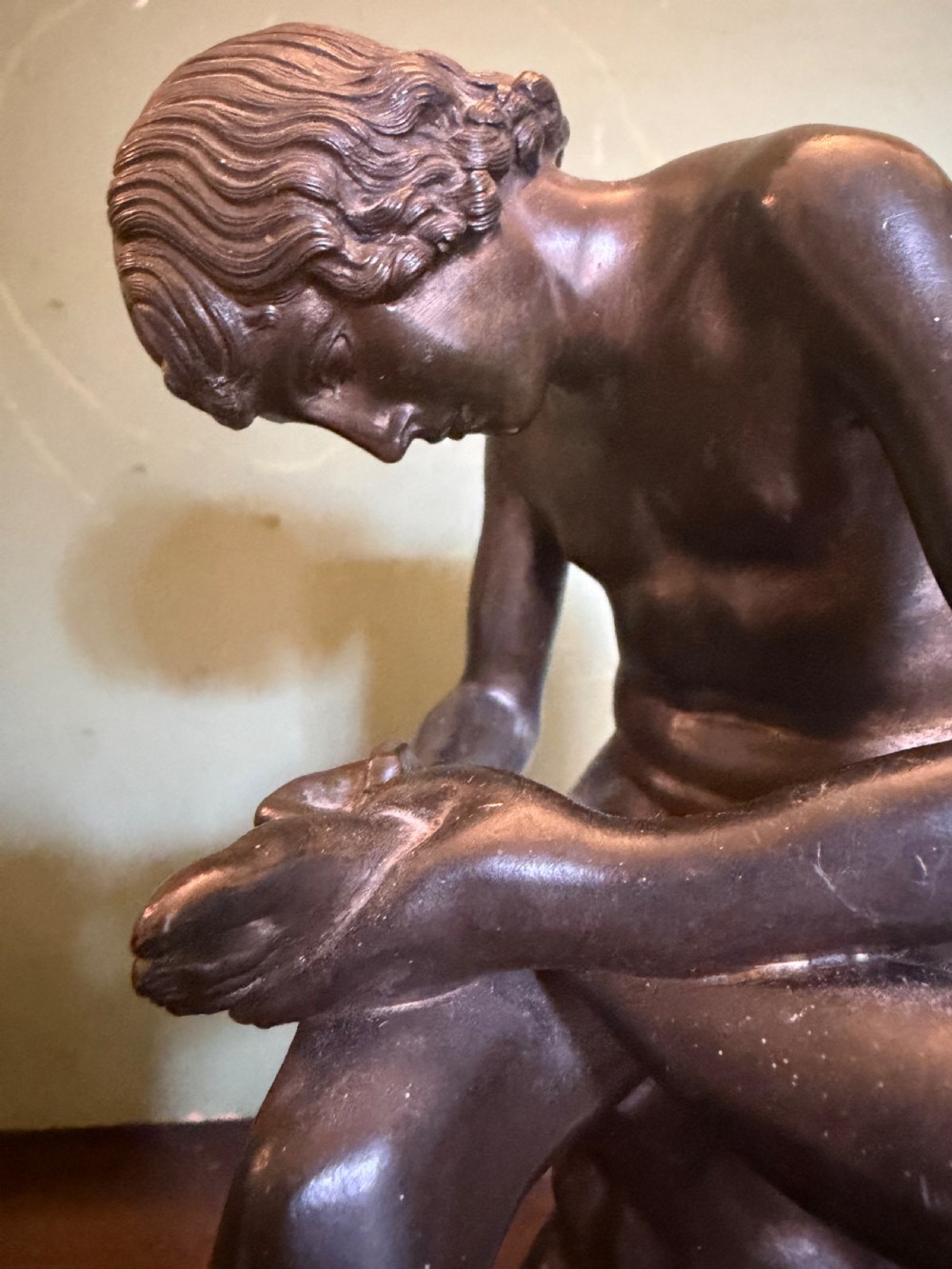 Late C19th Italian bronze ‘Grand Tour’ souvenir reduction study sculpture of “Lo Spinario”. View IX