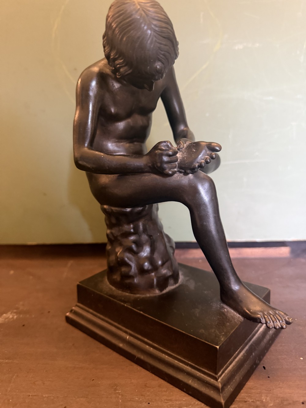 Late C19th Italian bronze ‘Grand Tour’ souvenir reduction study sculpture of “Lo Spinario”. View XI