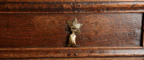 SUBSTANTIAL C17TH OAK SIDE TABLE - ADDITIONAL PHOTO 2