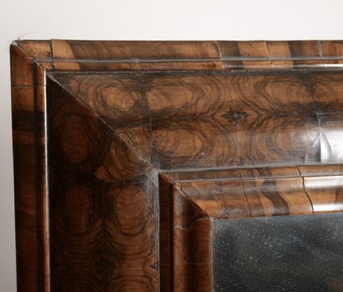 17TH C OYSTER VENEER MIRROR - ADDITIONAL PHOTO 1