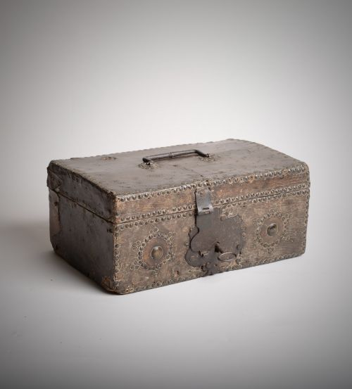 C17TH LEATHER BOX - ADDITIONAL PHOTO 2