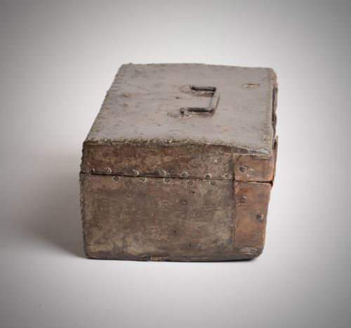 C17TH LEATHER BOX - ADDITIONAL PHOTO 4