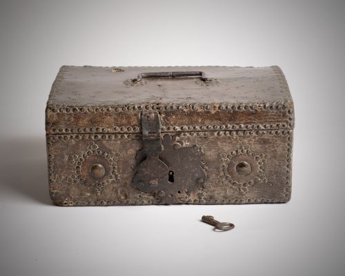 C17TH LEATHER BOX - ADDITIONAL PHOTO 6