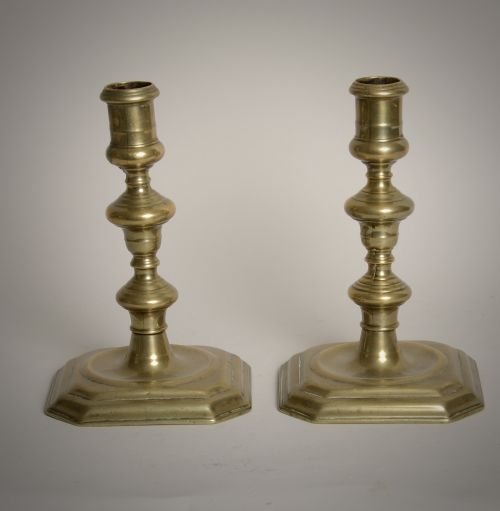RARE PAIR OF LATE 17TH CENTURY CANDLE STICKS - ADDITIONAL PHOTO 5