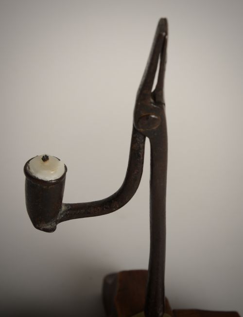 RARE CRUCIFORM BASE RUSHNIP RUSH LIGHT HOLDER - ADDITIONAL PHOTO 2