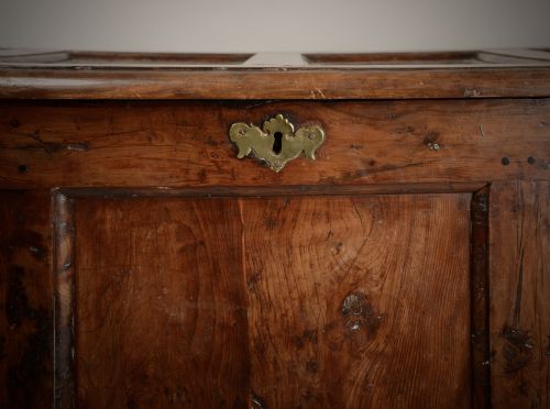 RARE SOLID YEW WOOD CHEST - ADDITIONAL PHOTO 14