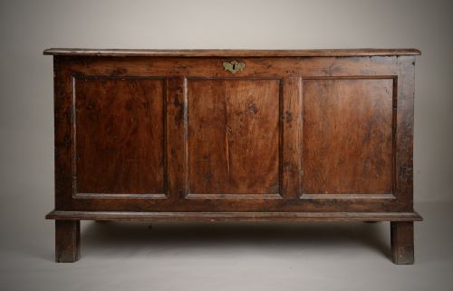 RARE SOLID YEW WOOD CHEST - ADDITIONAL PHOTO 16