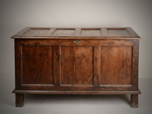 RARE SOLID YEW WOOD CHEST - ADDITIONAL PHOTO 17