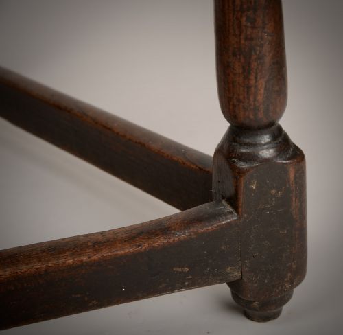 RARE EARLY 18TH C CRICKET TABLE WITH BURR WALNUT TOP - ADDITIONAL PHOTO 6