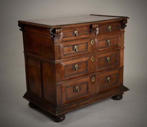 SUPERB WALNUT CHEST OF DRAWERS - ADDITIONAL PHOTO 1