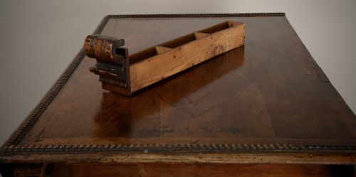 SUPERB WALNUT CHEST OF DRAWERS - ADDITIONAL PHOTO 5