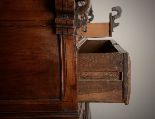 SUPERB WALNUT CHEST OF DRAWERS - ADDITIONAL PHOTO 8