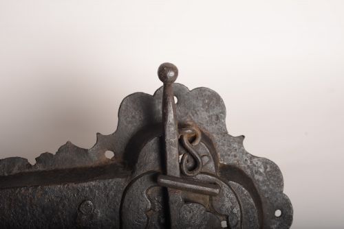C17TH DECORATIVE RIM LOCK - ADDITIONAL PHOTO 2