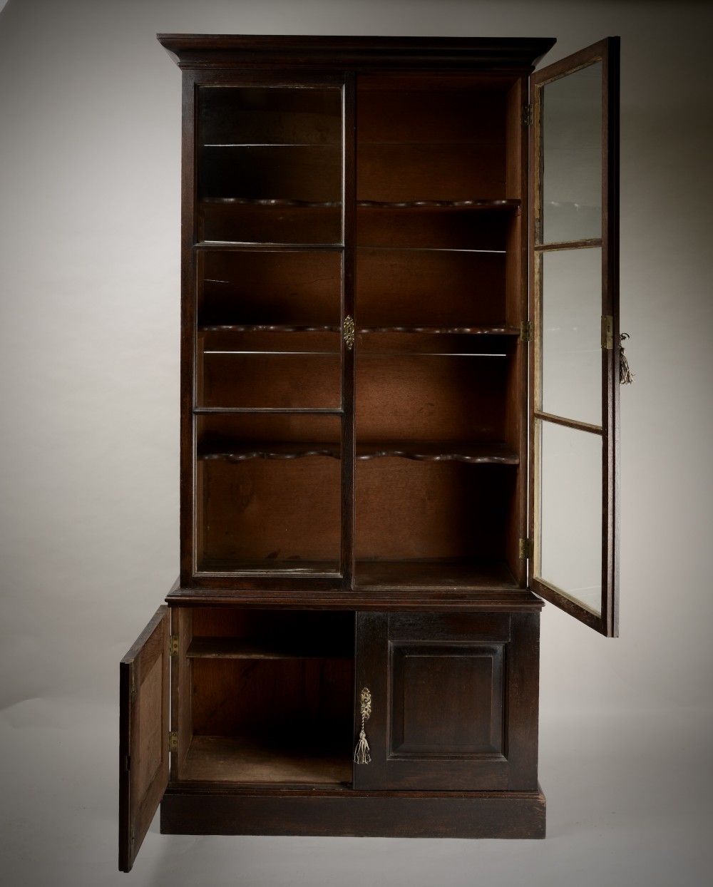 Early C18th Display case. View III