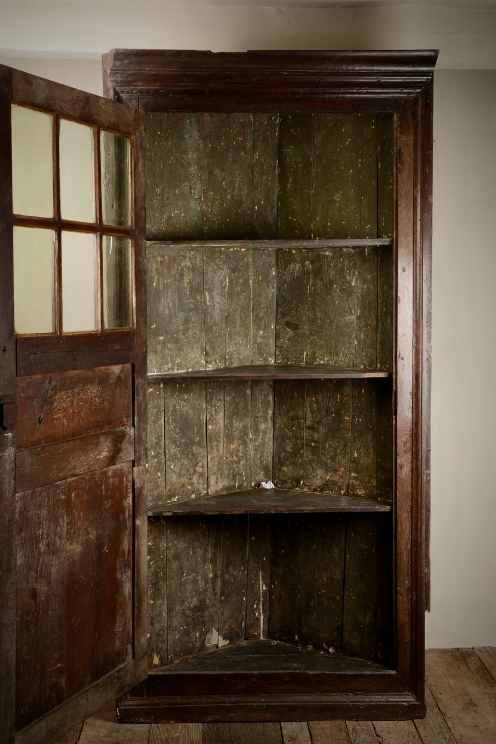 Early Welsh oak corner cabinet View II