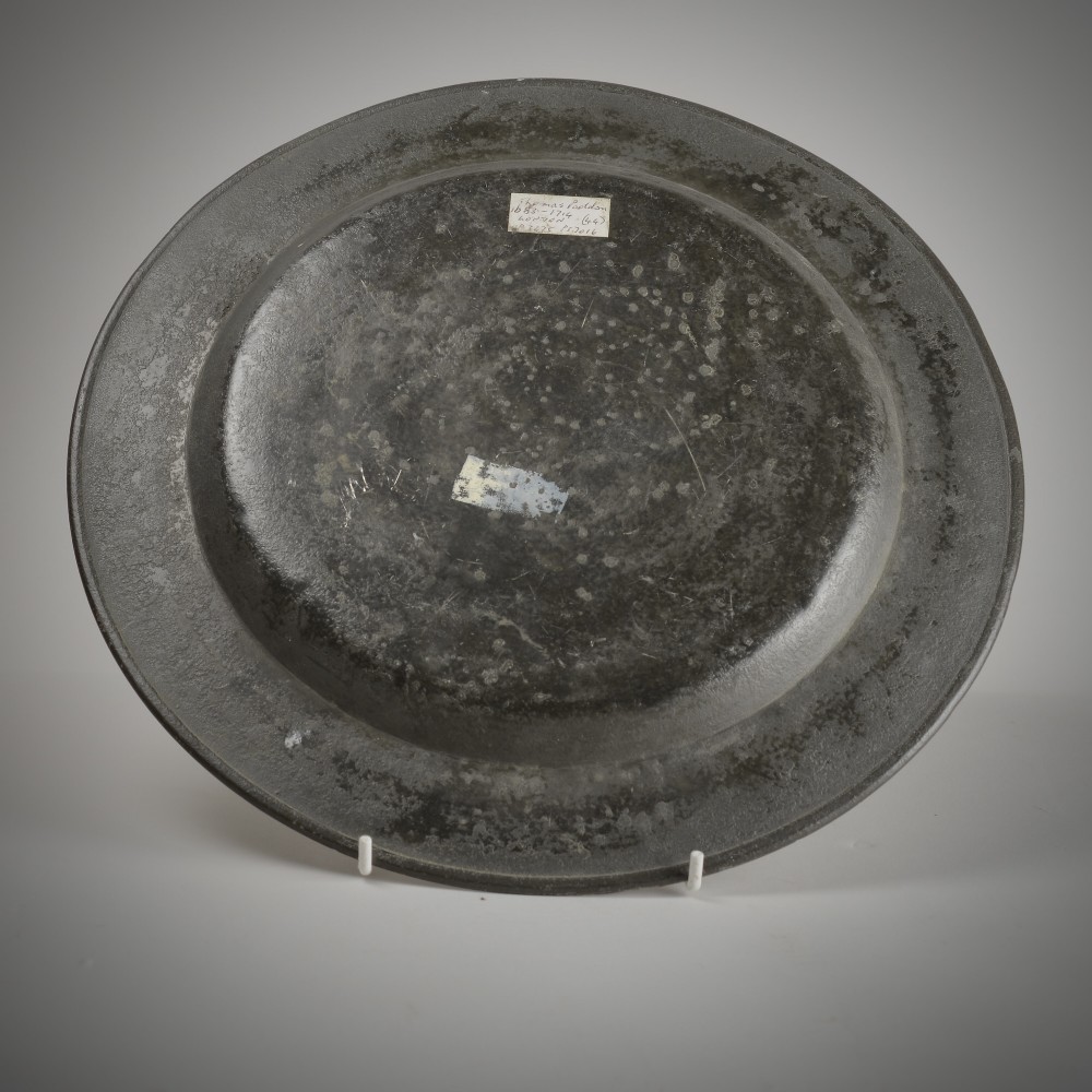 Multiple reeded William and Mary pewter dish. View II