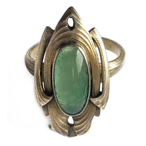 ART NOUVEAU SILVER GILT AND CHALCEDONY RING