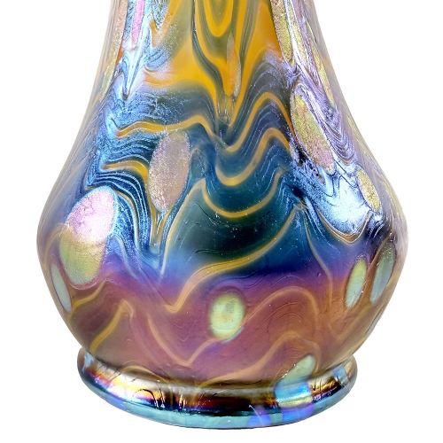 RARE PAIR OF ART NOUVEAU BRASS MOUNTED IRIDESCENT GLASS VASES IN THE CYTISUS NEUROTH DCOR BY LOETZ FOR ARGENTOR - ADDITIONAL PHOTO 5