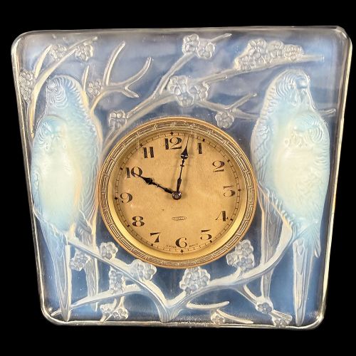INSEPERABLES OPALESCENT ART DECO GLASS CLOCK WITH LOVE BIRDS BY R LALIQUE