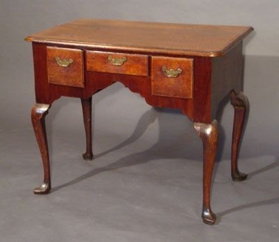 18TH CENTURY OAK LOWBOY