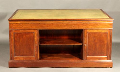 PEDESTAL DESK IN THE MANNER OF GILLOWS OF LANCASTER - ADDITIONAL PHOTO 2
