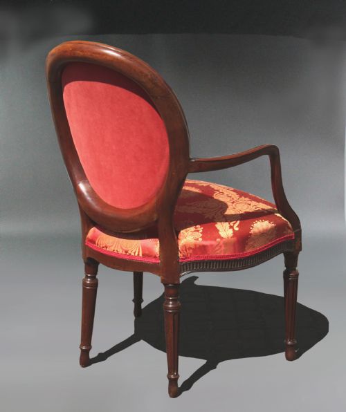 PAIR OF GEORGE III MAHOGANY ARMCHAIRS IN RED DAMASK MANNER OF JOHN LINNELL - ADDITIONAL PHOTO 4