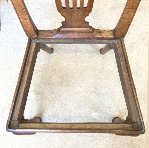 PAIR OF GEORGE II VENEERED WALNUT CABRIOLE LEG CHAIRS - ADDITIONAL PHOTO 9