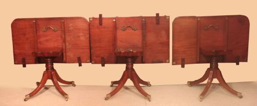 REGENCY MAHOGANY THREE PILLAR DINING TABLE - ADDITIONAL PHOTO 7