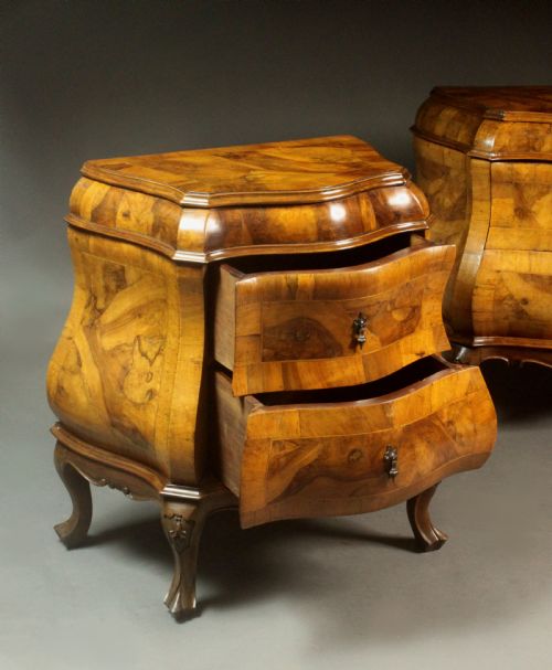 PAIR OF 18TH CENTURY STYLE BEDSIDE CHESTS - ADDITIONAL PHOTO 3
