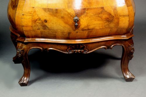 PAIR OF 18TH CENTURY STYLE BEDSIDE CHESTS - ADDITIONAL PHOTO 4