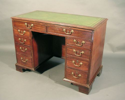 ANTIQUE GEORGIAN MAHOGANY KNEEHOLE OR DRAUGHTSMAN'S DESK
