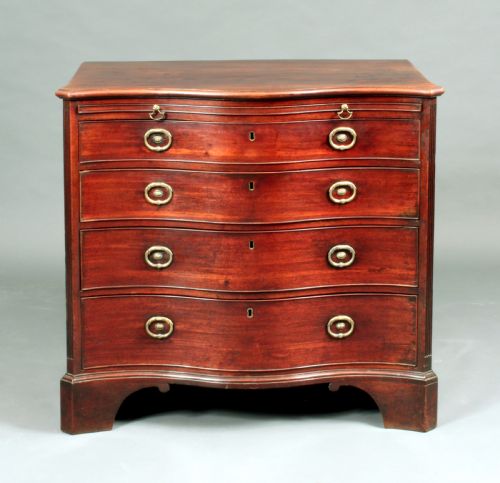ANTIQUE GEORGE III MAHOGANY SERPENTINE CHEST - ADDITIONAL PHOTO 1