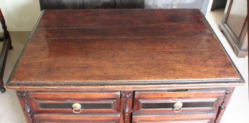 CHARLES II MOULDED FRONT OAK CHEST OF DRAWERS - ADDITIONAL PHOTO 6