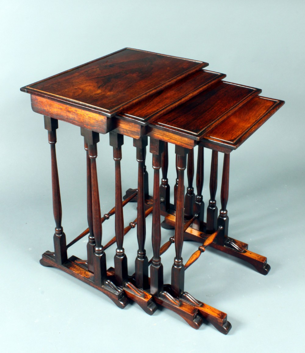 Nest of quartetto tables