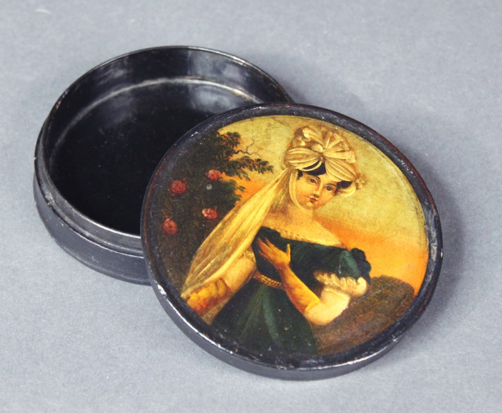 Regency papier mache snuff box View III