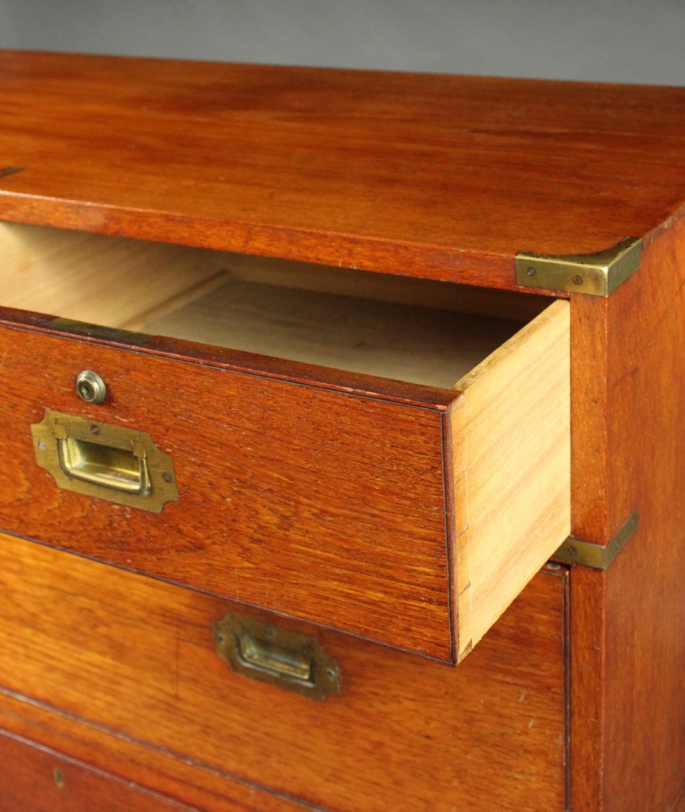 Military chest View V