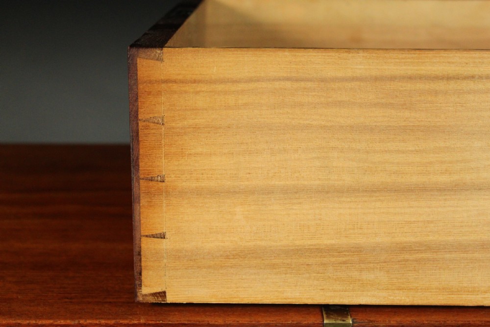 Military chest View VI