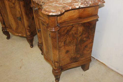 PAIR OF ITALIAN WALNUT BEDSIDE TABLES - ADDITIONAL PHOTO 3