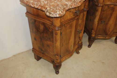 PAIR OF ITALIAN WALNUT BEDSIDE TABLES - ADDITIONAL PHOTO 5