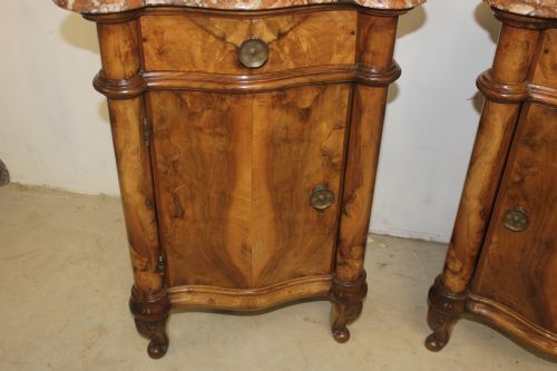 PAIR OF ITALIAN WALNUT BEDSIDE TABLES - ADDITIONAL PHOTO 6