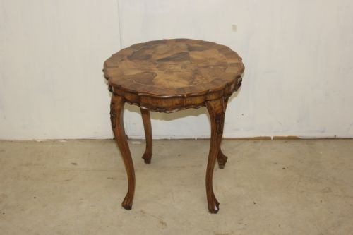 italian walnut occasional table - CATEGORY: ANTIQUE TABLES - DATED 1880