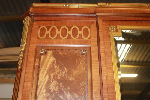 WARDROBE - ADDITIONAL PHOTO 1