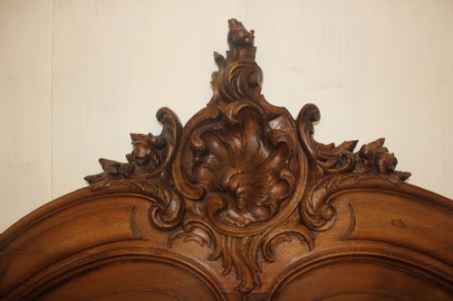 FINE QUALITY KING SIZE SOLID WALNUT BED - ADDITIONAL PHOTO 1