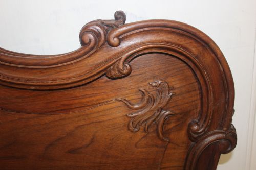 FINE QUALITY KING SIZE SOLID WALNUT BED - ADDITIONAL PHOTO 2