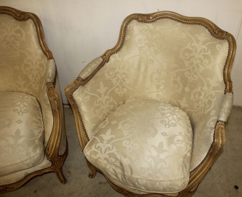 CLASSIC PAIR OF FRENCH ARMCHAIRS - ADDITIONAL PHOTO 3