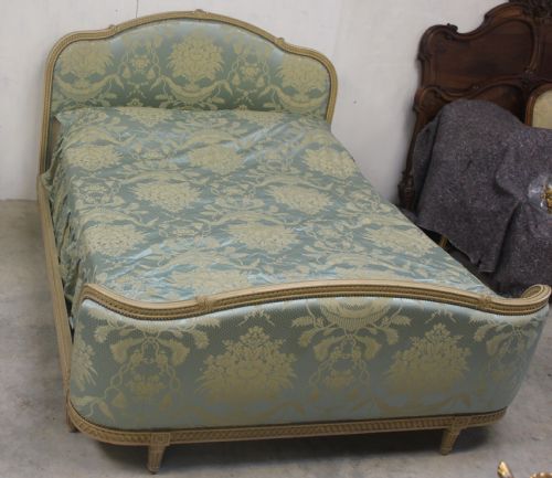 very elegant king size french bed - CATEGORY: ANTIQUE BEDS - DATED 1900