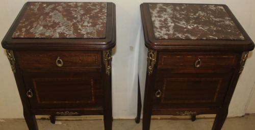 PAIR OF MAHOGANY EDWARDIAN BEDSIDE TABLES - ADDITIONAL PHOTO 1