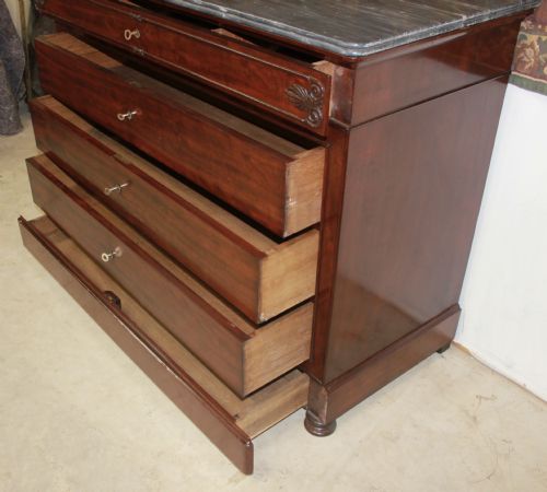 STUNNING COMMODE - ADDITIONAL PHOTO 4