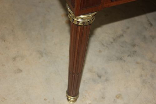 DESK - ADDITIONAL PHOTO 5