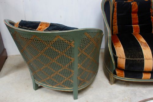 A PAIR OF LARGE ARMCHAIRS - ADDITIONAL PHOTO 5